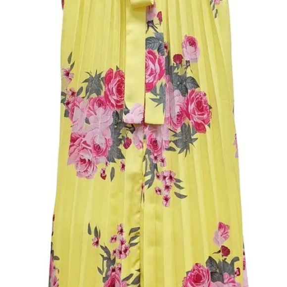 Elegant Yellow and Pink Floral Pleated Dress, NWOT - Picture 3 of 3